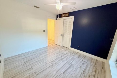Villa ou maison à vendre à Belle Isle, Floride: 3 chambres, 144.93 m2 № 2413451 - photo 8