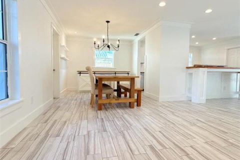 Villa ou maison à vendre à Belle Isle, Floride: 3 chambres, 144.93 m2 № 2413451 - photo 3