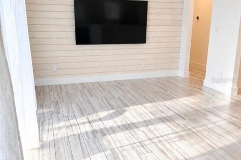 Villa ou maison à vendre à Belle Isle, Floride: 3 chambres, 144.93 m2 № 2413451 - photo 4
