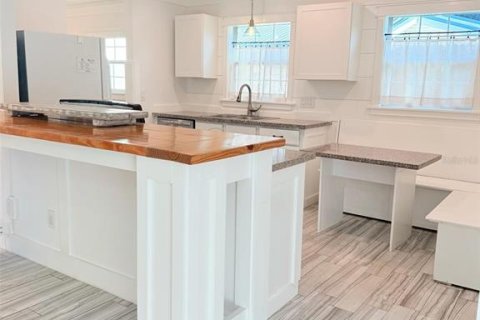 Villa ou maison à vendre à Belle Isle, Floride: 3 chambres, 144.93 m2 № 2413451 - photo 6