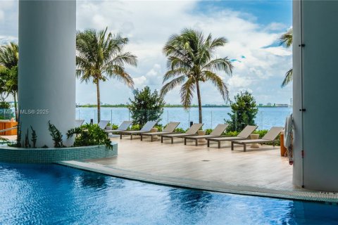 Copropriété à louer à Miami, Floride: 6 chambres, 240.06 m2 № 1888070 - photo 6