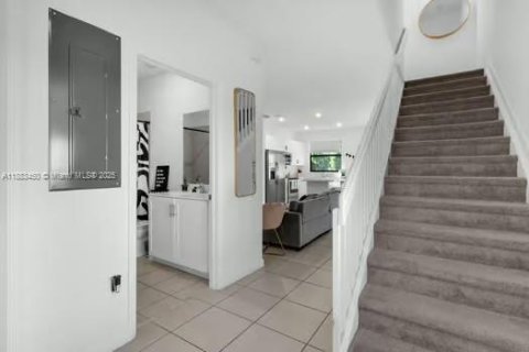 Townhouse in Homestead, Florida 3 bedrooms, 123.37 sq.m. № 1929786 - photo 21