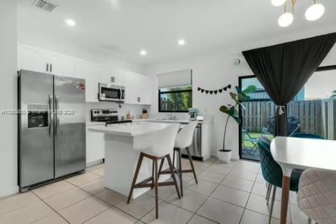 Townhouse in Homestead, Florida 3 bedrooms, 123.37 sq.m. № 1929786 - photo 9