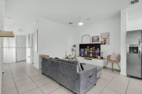 Townhouse in Homestead, Florida 3 bedrooms, 123.37 sq.m. № 1929786 - photo 5