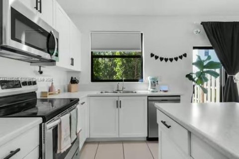 Townhouse in Homestead, Florida 3 bedrooms, 123.37 sq.m. № 1929786 - photo 7