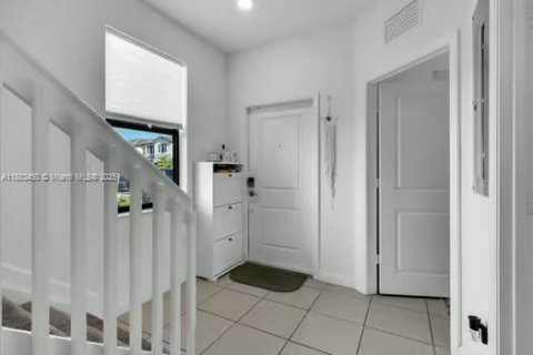 Townhouse in Homestead, Florida 3 bedrooms, 123.37 sq.m. № 1929786 - photo 18