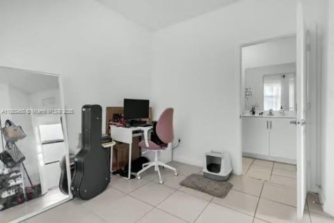 Townhouse in Homestead, Florida 3 bedrooms, 123.37 sq.m. № 1929786 - photo 17