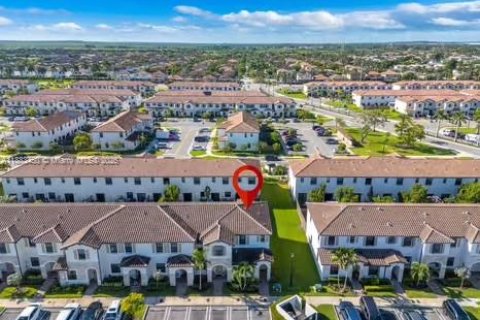 Townhouse in Homestead, Florida 3 bedrooms, 123.37 sq.m. № 1929786 - photo 2
