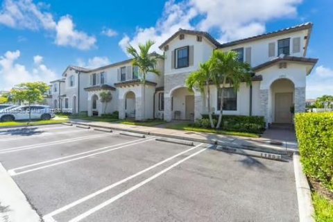 Townhouse in Homestead, Florida 3 bedrooms, 123.37 sq.m. № 1929786 - photo 1