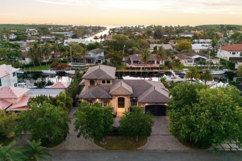 Купить виллу или дом в Корал-Гейблс, Флорида 1 комната, 340.77м2, № 2055367 - фото 3