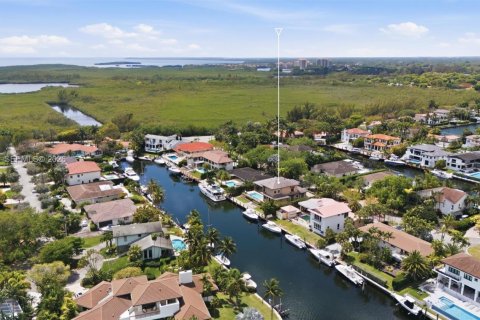 Купить виллу или дом в Корал-Гейблс, Флорида 1 комната, 340.77м2, № 2055367 - фото 5