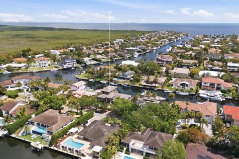 Купить виллу или дом в Корал-Гейблс, Флорида 1 комната, 340.77м2, № 2055367 - фото 2