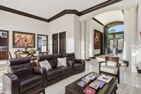 Купить виллу или дом в Корал-Гейблс, Флорида 1 комната, 340.77м2, № 2055367 - фото 10