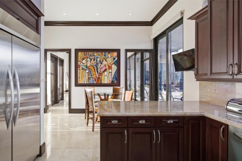 Купить виллу или дом в Корал-Гейблс, Флорида 1 комната, 340.77м2, № 2055367 - фото 17