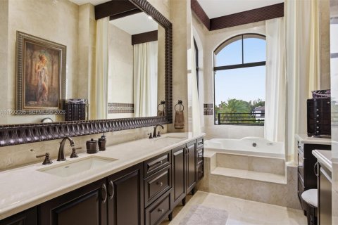 Купить виллу или дом в Корал-Гейблс, Флорида 1 комната, 340.77м2, № 2055367 - фото 27