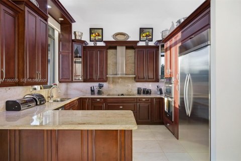 Купить виллу или дом в Корал-Гейблс, Флорида 1 комната, 340.77м2, № 2055367 - фото 15