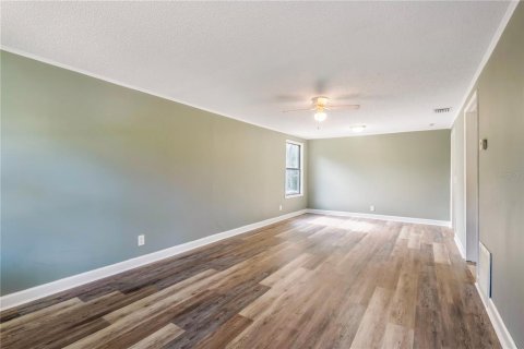 House in DeBary, Florida 2 bedrooms, 74.14 sq.m. № 2101396 - photo 8