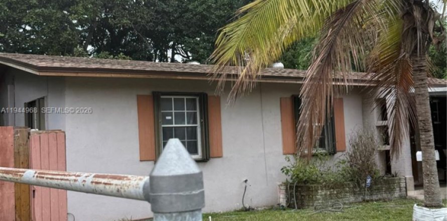 Villa ou maison à Miami Gardens, Floride 3 chambres, 127.09 m2 № 2001238