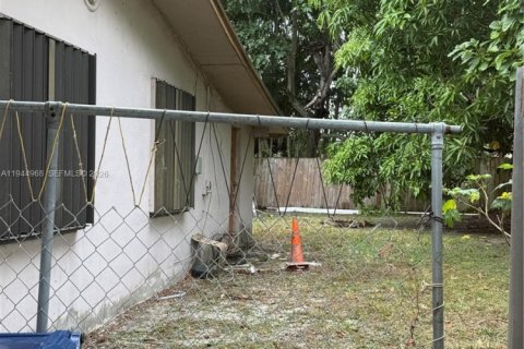 Villa ou maison à vendre à Miami Gardens, Floride: 3 chambres, 127.09 m2 № 2001238 - photo 3