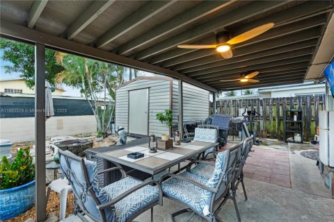 Casa en venta en Hialeah, Florida, 3 dormitorios, 121.61 m2 № 1945542 - foto 6
