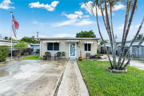 Casa en venta en Hialeah, Florida, 3 dormitorios, 121.61 m2 № 1945542 - foto 13