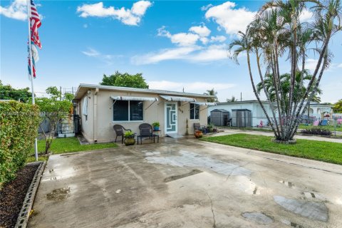 Casa en venta en Hialeah, Florida, 3 dormitorios, 121.61 m2 № 1945542 - foto 23