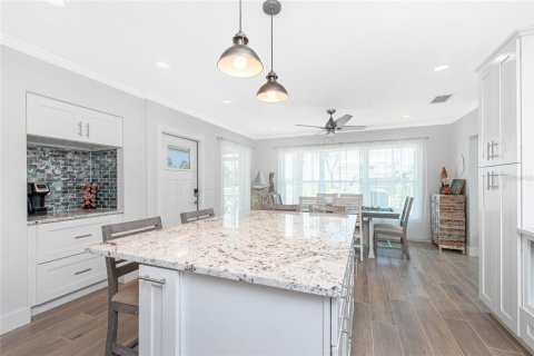 House in Englewood, Florida 3 bedrooms, 150.87 sq.m. № 1900553 - photo 11