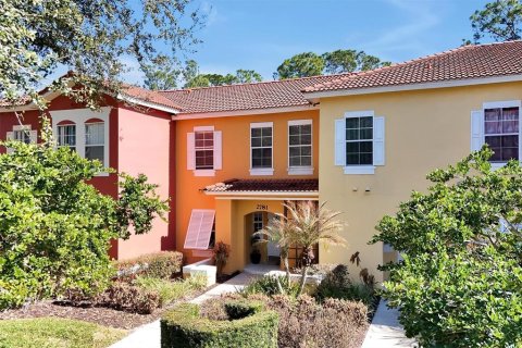 Adosado en Kissimmee, Florida 3 dormitorios, 119.94 m2 № 2108835