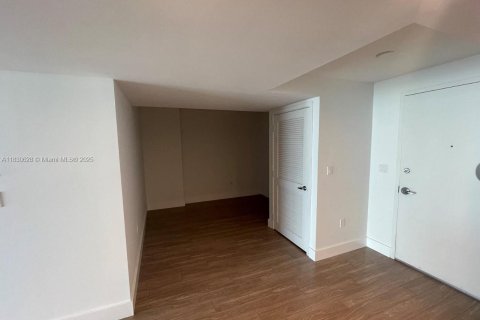 Купить кондоминиум в Бей-Харбор-Айлендс, Флорида 2 спальни, 122.72м2, № 1818177 - фото 2