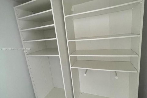 Купить кондоминиум в Бей-Харбор-Айлендс, Флорида 2 спальни, 122.72м2, № 1818177 - фото 10