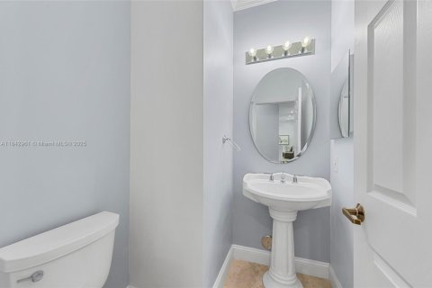 Купить виллу или дом в Уэстон, Флорида 4 спальни, 306.39м2, № 1846208 - фото 19