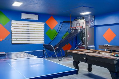 House in Plantation, Florida 7 bedrooms, 350.06 sq.m. № 1951759 - photo 7