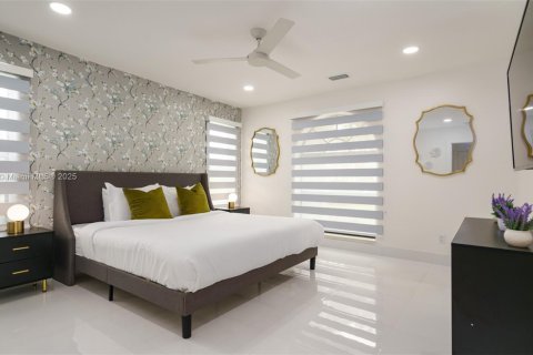 House in Plantation, Florida 7 bedrooms, 350.06 sq.m. № 1951759 - photo 14