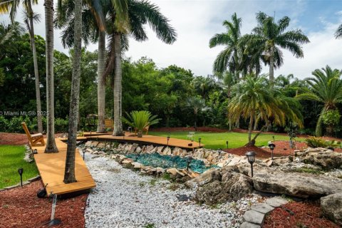 House in Plantation, Florida 7 bedrooms, 350.06 sq.m. № 1951759 - photo 11