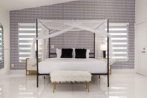 House in Plantation, Florida 7 bedrooms, 350.06 sq.m. № 1951759 - photo 18