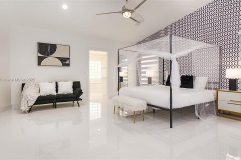 House in Plantation, Florida 7 bedrooms, 350.06 sq.m. № 1951759 - photo 20