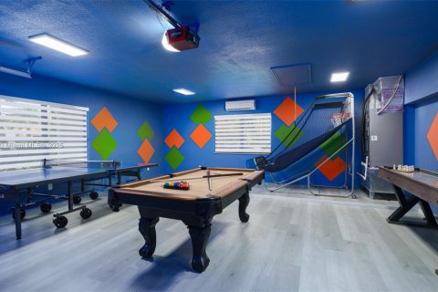 House in Plantation, Florida 7 bedrooms, 350.06 sq.m. № 1951759 - photo 9