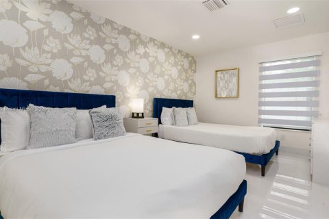 House in Plantation, Florida 7 bedrooms, 350.06 sq.m. № 1951759 - photo 30