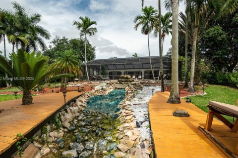 House in Plantation, Florida 7 bedrooms, 350.06 sq.m. № 1951759 - photo 10