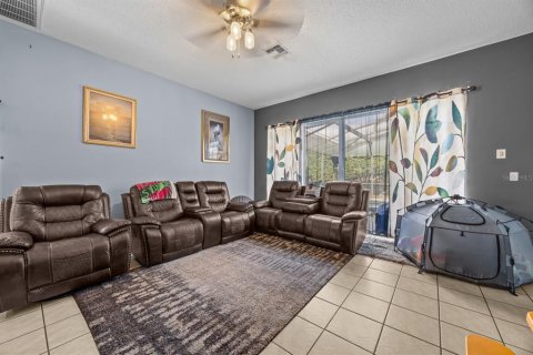 House in Clermont, Florida 6 bedrooms, 250.56 sq.m. № 1530184 - photo 4