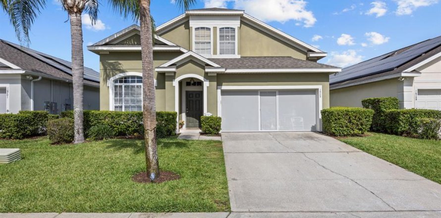 House in Clermont, Florida 6 bedrooms, 250.56 sq.m. № 1530184