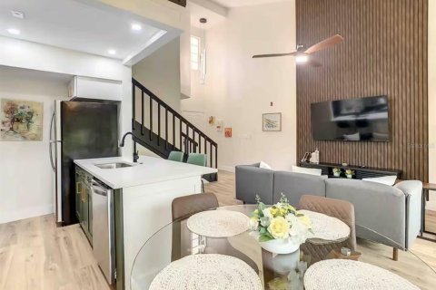 Immobilier commercial à vendre à Kissimmee, Floride: 2 chambres, 94.02 m2 № 1880752 - photo 5