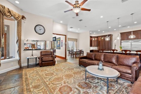 House in Tarpon Springs, Florida 5 bedrooms, 737.92 sq.m. № 1904925 - photo 15