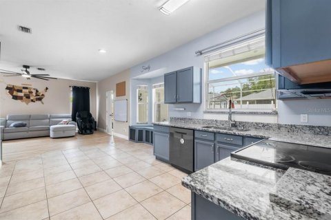 Casa en venta en Riverview, Florida, 5 dormitorios, 226.96 m2 № 2222046 - foto 15