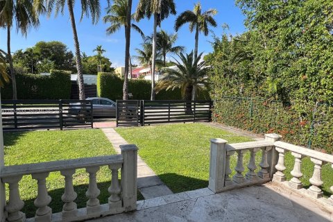 Casa en venta en Miami Beach, Florida, 4 dormitorios, 258.55 m2 № 1992245 - foto 3