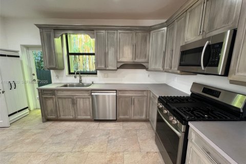 Casa en venta en Miami Beach, Florida, 4 dormitorios, 258.55 m2 № 1992245 - foto 29