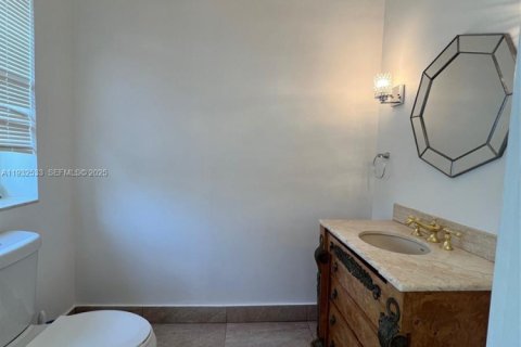 Casa en venta en Miami Beach, Florida, 4 dormitorios, 258.55 m2 № 1992245 - foto 14