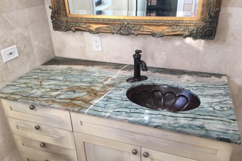 Casa en venta en Miami Beach, Florida, 4 dormitorios, 258.55 m2 № 1992245 - foto 26