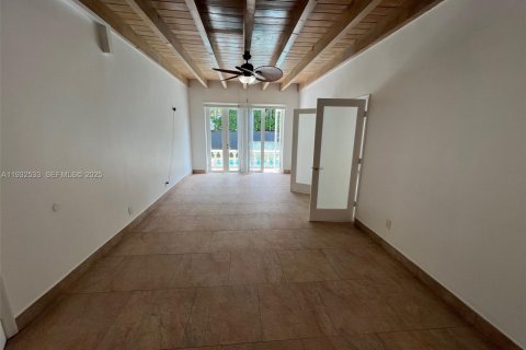 Casa en venta en Miami Beach, Florida, 4 dormitorios, 258.55 m2 № 1992245 - foto 19