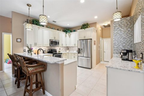 House in Winter Springs, Florida 4 bedrooms, 235.32 sq.m. № 1901854 - photo 3